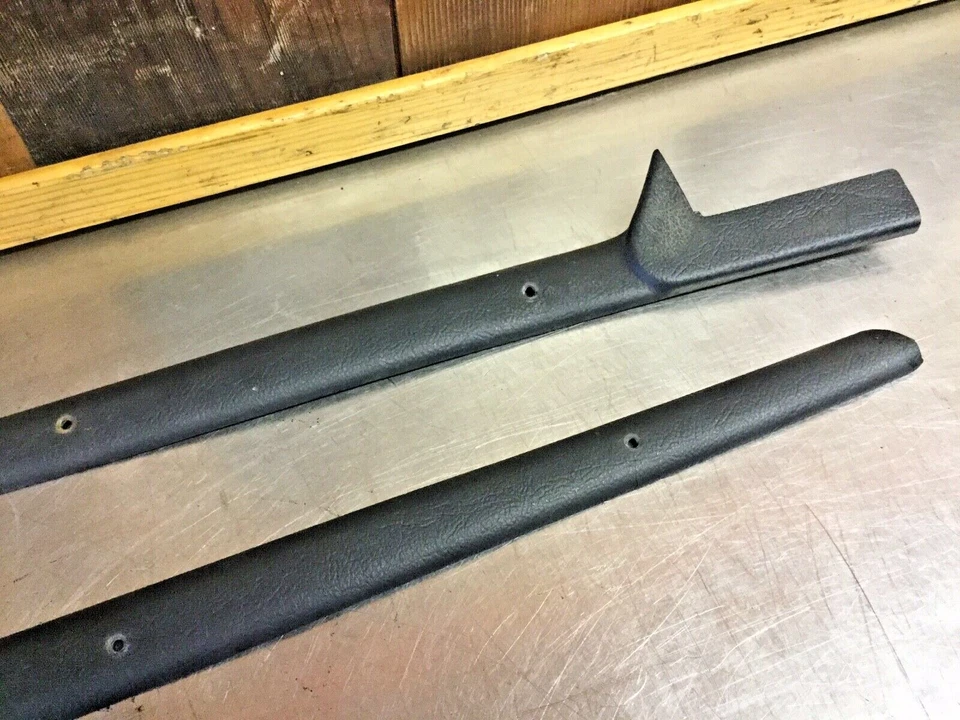 Alfa Romeo Spider • Original Interior Windshield A Pillar Trim Set. Used. AR3443 - Image 3 of 4