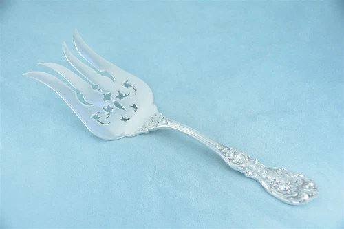 Reed & Barton Francis I Sterling 9-3/4" Fish Serving Fork 8 Piercing No Monogram