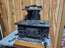 Dollys Favorite Cast Iron Childs Salesman Sample Stove by Favorite Stove