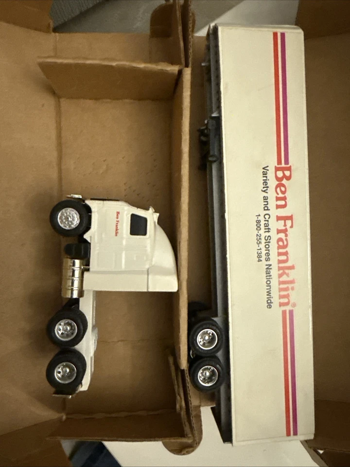 Ertl Collectibles Mack cabina ultra forro con remolque escala 1/64 metal fundido a presión Foto 3 de 3