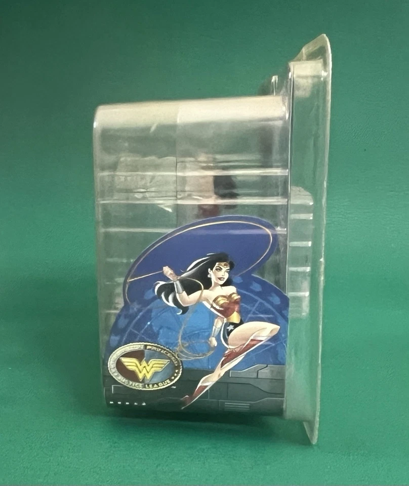 Vtg Wonder Woman Mini Figurine Statue Cold Cast Justice League Cartoon Network - Image 3 of 4