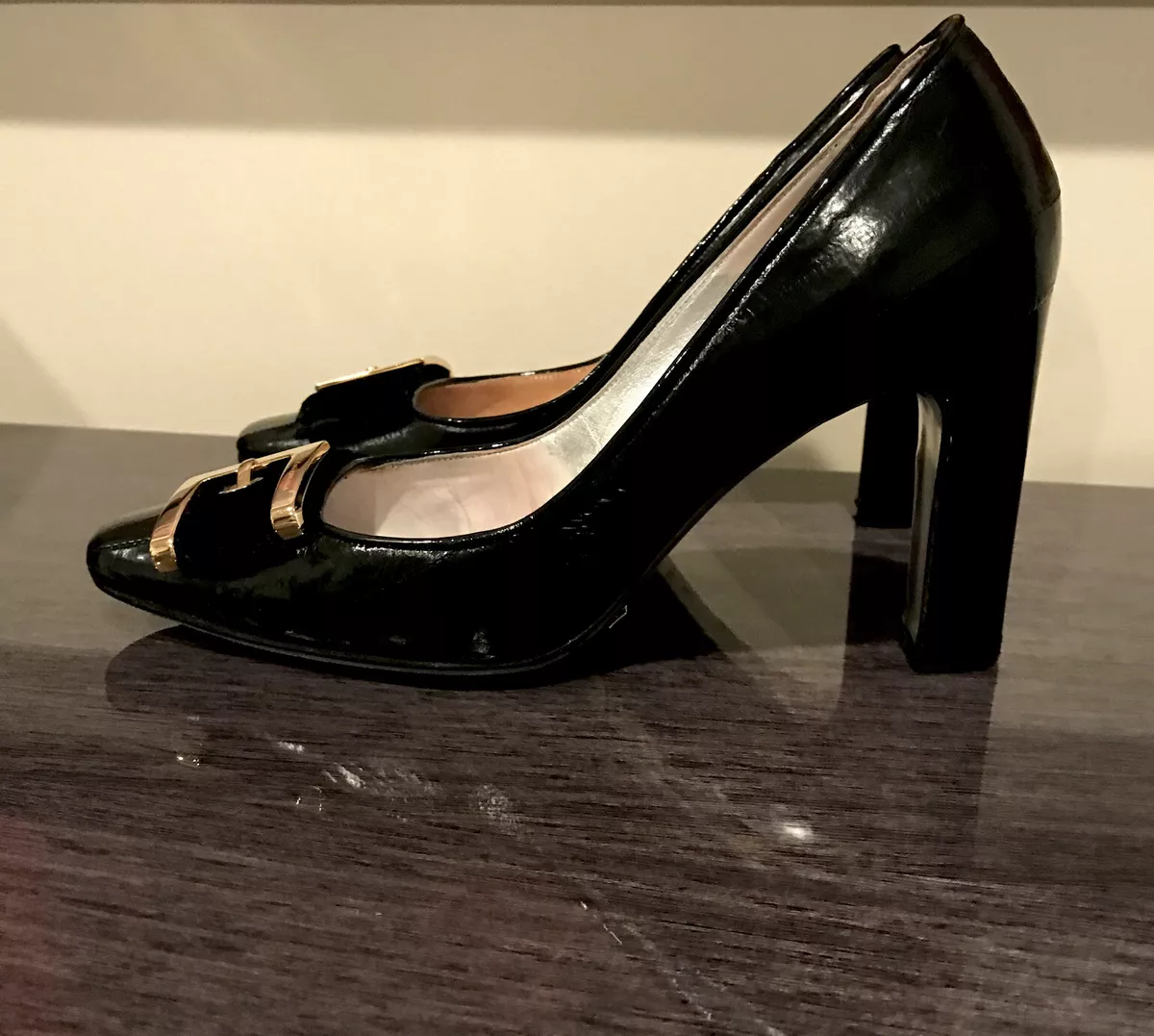 Black pump hotsell thick heel