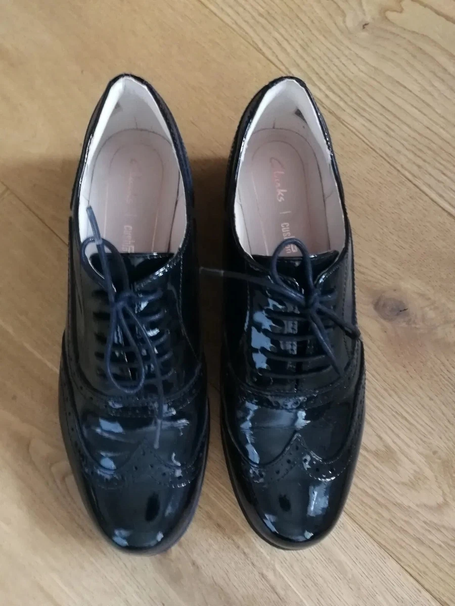 Clarks hamble shop oak patent