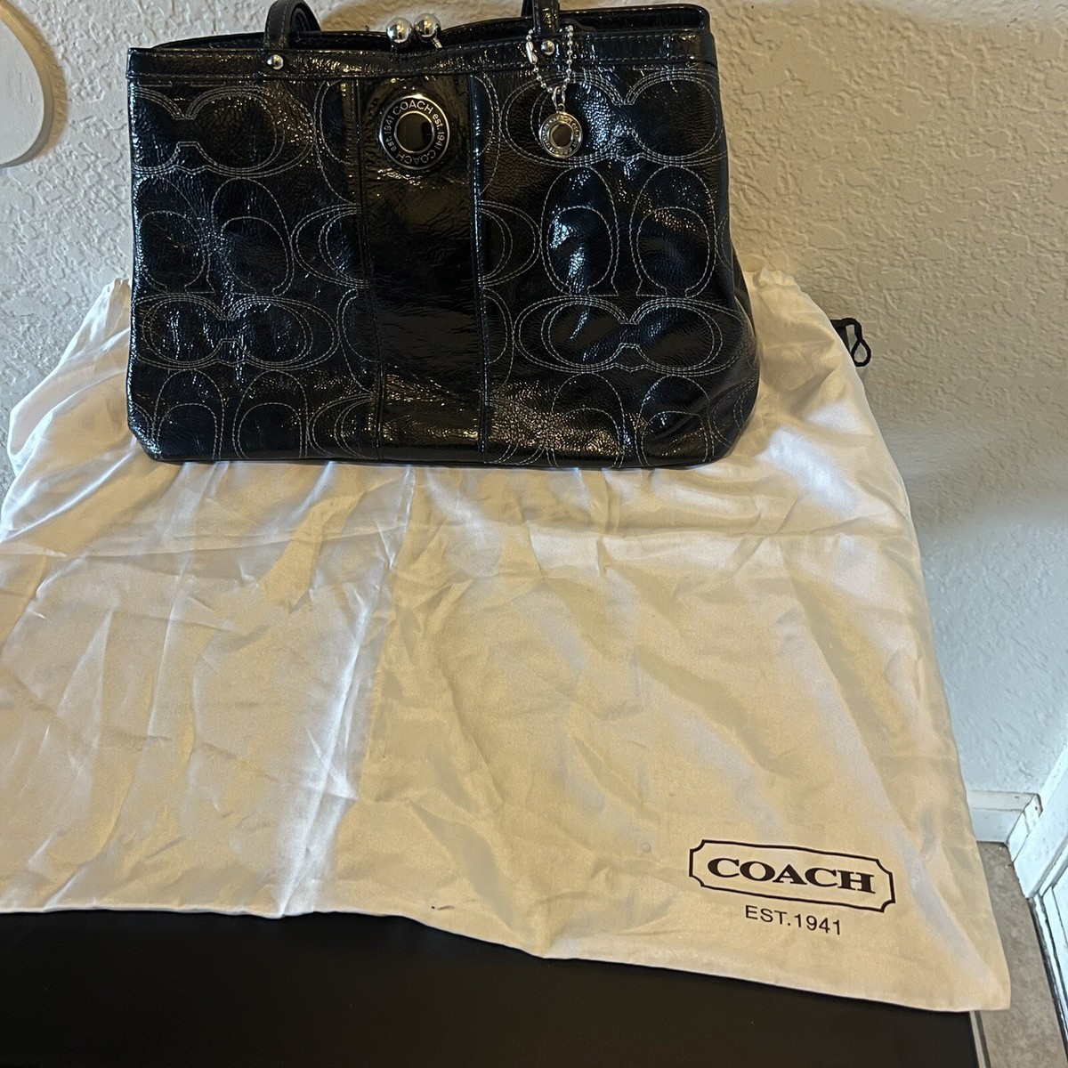 Coach Signature Tote Bag Black Patent Leather Handbag Kiss Lock