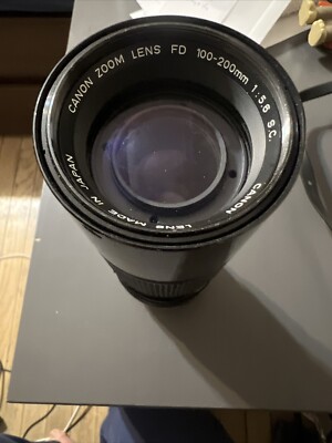 Canon FD Zoom 100-200mm f/5.6 S.C. Lens With Leather Case. Vintage