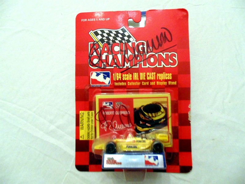 VINTAGE RACING CHAMPIONS INDY CAR SERIES AUTOGRAPHED BY ROBERTO GUERRERO