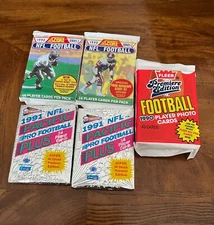 Lot of 100 Unopened Old Vintage NFL Football Cards in  5 Wax Packs