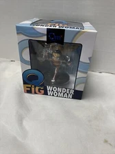 Quantum Mechanix DC Comics Wonder Woman Q-Fig Figure - Batman, Superman