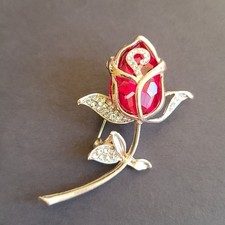 Elegant Red Rose Rhinestone Brooch Pin Women's Fashion Accessory