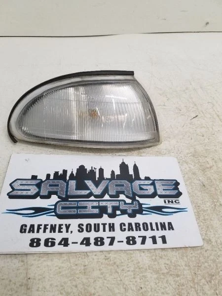 Guardabarros marcador lateral de esquina/estacionamiento para pasajero montado se adapta a 93-97 PRIZM 5699 Foto 2 de 4