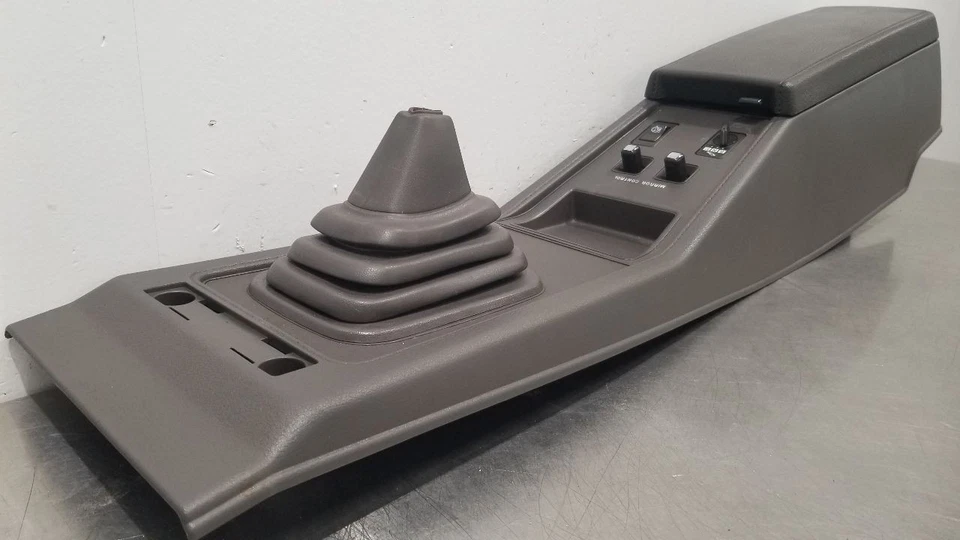 Nissan 300Zx 1985 turbo 2 pasajeros MT PISO DELANTERO CONSOLA CENTRAL MOLDURA G Foto 3 de 4