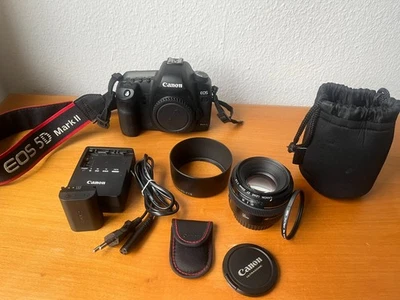 Canon EOS Mark II 21,1MP DSLR-Kamera - Schwarz Mit Canon EF 50mm f/1.4 USM - Bild 1 von 4