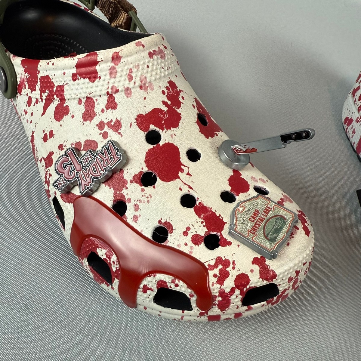 Crocs x Friday the 13th Classic Clogs Mens 8 Jason Voorhees  display picture 1