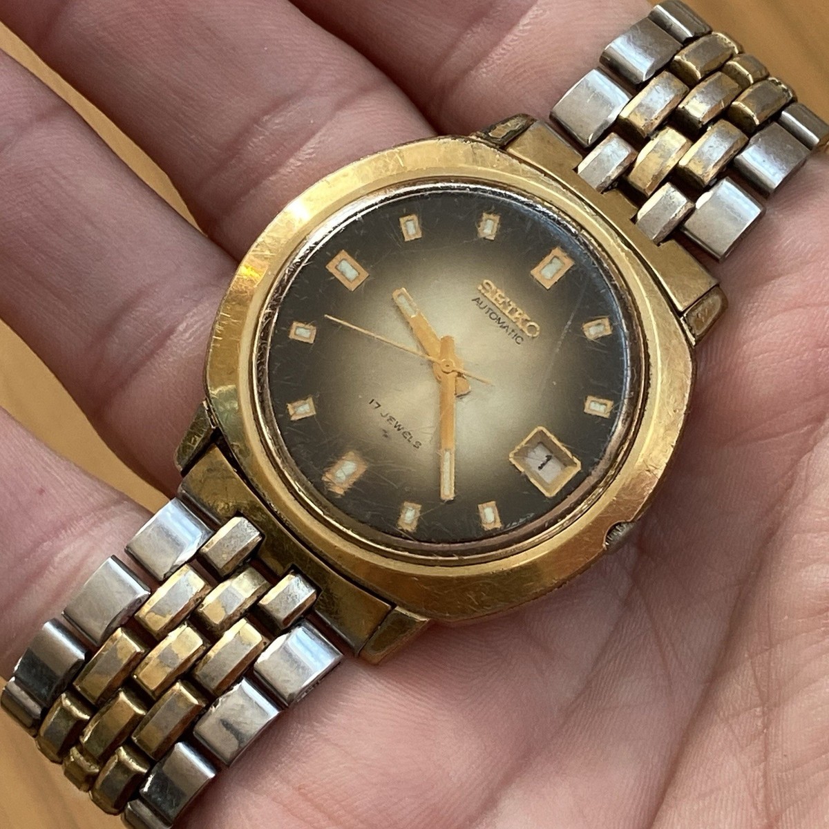Seiko Automatic 7025-8000 Men's Vintage Watch Nice Running