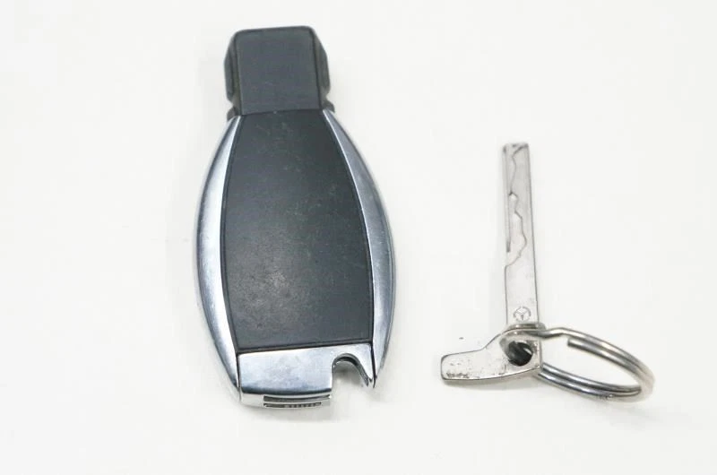 Mercedes-Benz E250 2010-2018 control remoto de entrada sin llave Iyzdc07 OEM 4 botones Foto 2 de 4