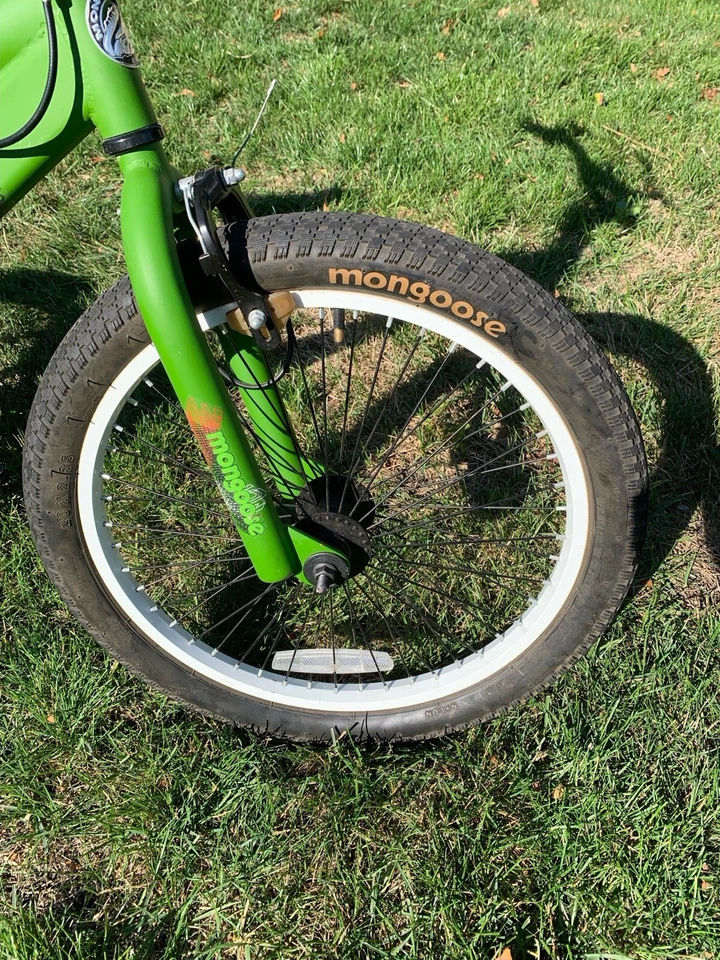Bicicleta BMX Mongoose Hoop D - 20” verde Foto 4 de 4