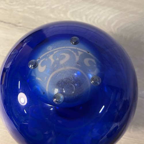 Correia Cameo Cobalt Blue Art Glass Vase L.E./Signed - Picture 10 of 12