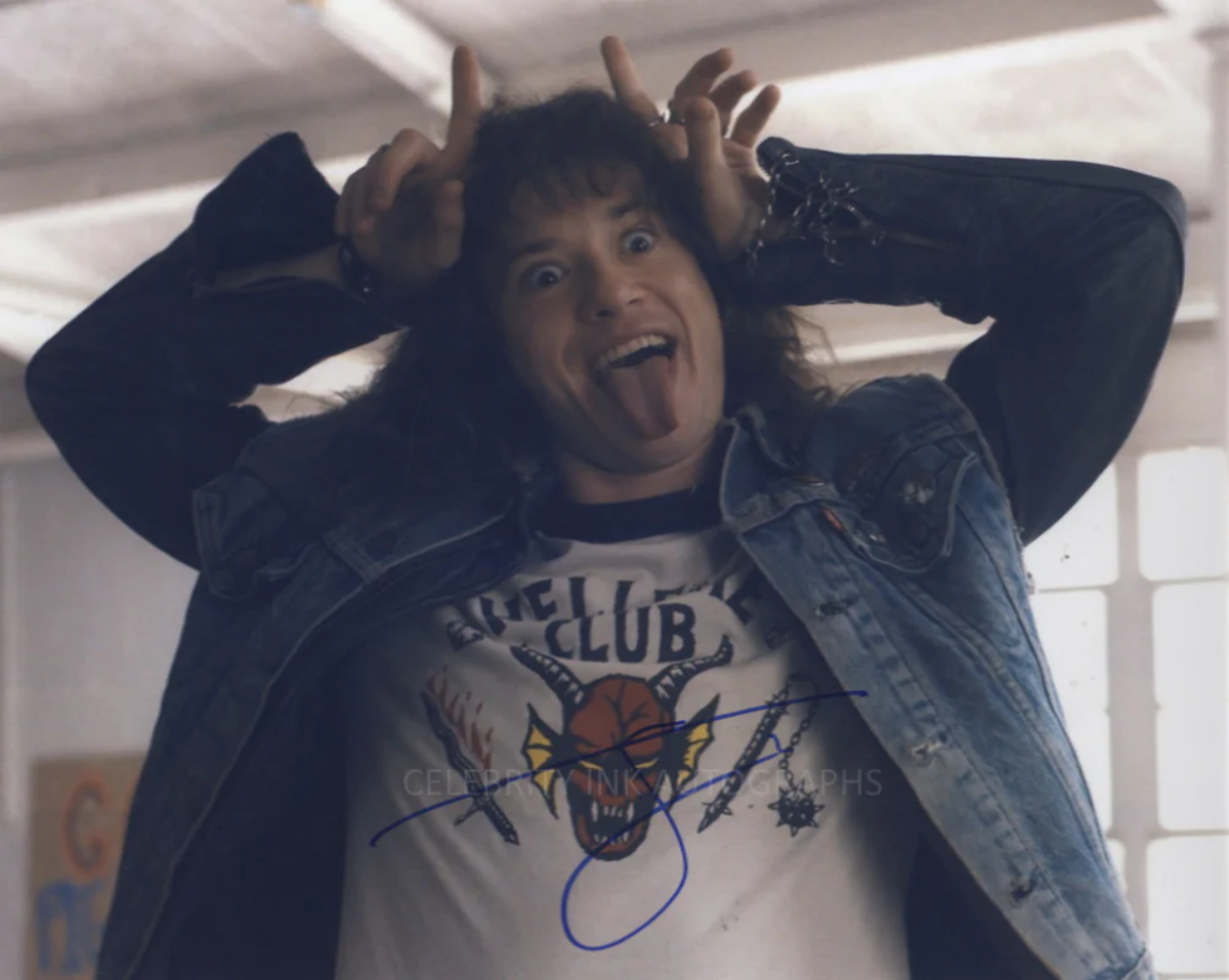 JOSEPH QUINN as Eddie - Stranger Things GENUINE SIGNED AUTOGRAPH