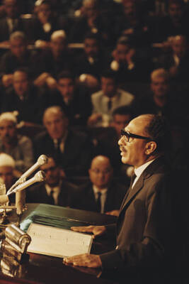 President of Egypt, Anwar Sadat addresses Parliament in Cairo 1970 OLD PHOTO