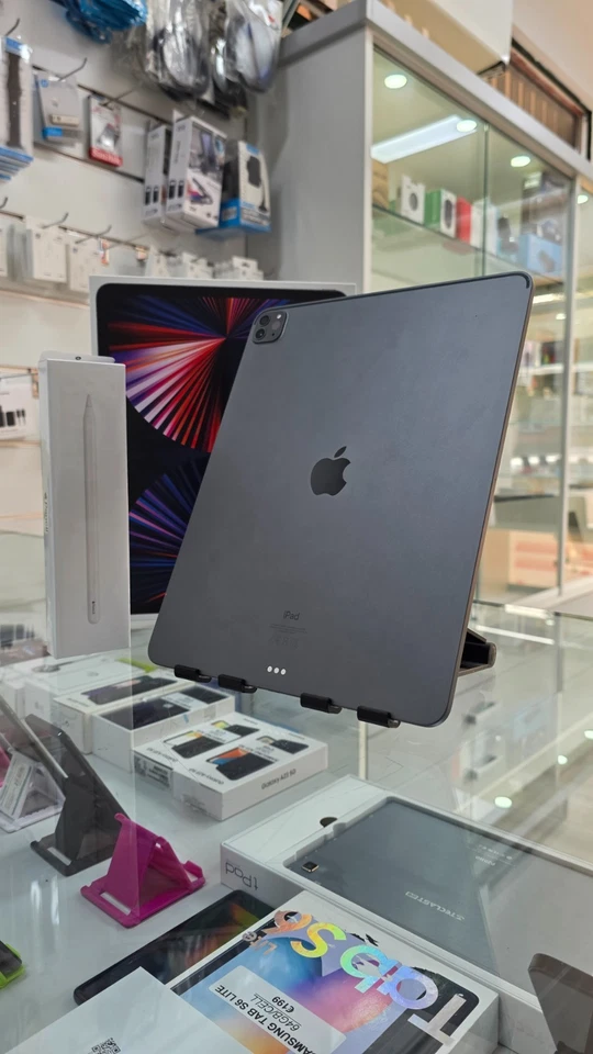 Apple iPad Pro 12.9" M1 · 512GB · Wi-Fi, foto 1 di 2