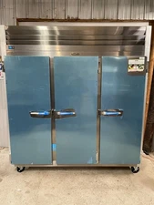New Traulsen G30010 3 Door Reach-in Refrigerator on Casters New