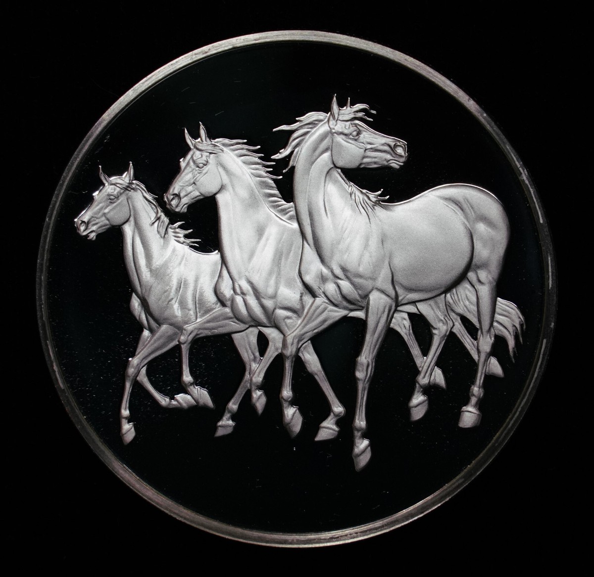 80 gram Franklin Mint HORSES Lane Lunger 925 Sterling Silver art