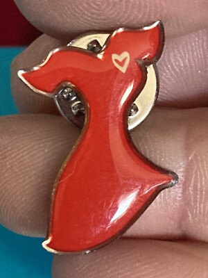 free red dress lapel pins Support women in red dress Lapel Pin EUC K541