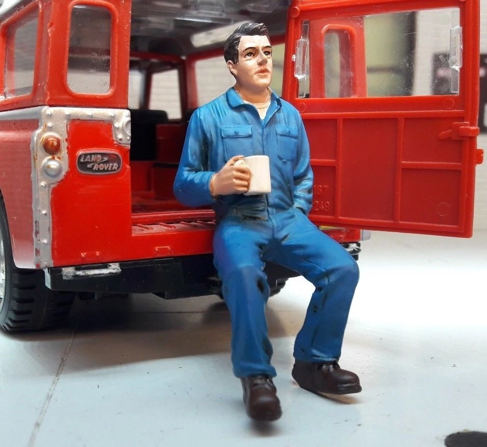 Figure Photographer Car Show Garage Workshop Weekend AD-38312 1:24 Scale Fig 4 - Image 4 of 4