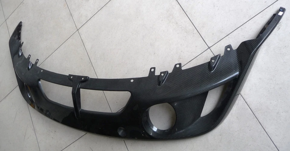 Cenefa difusora de parachoques trasero Aston Martin Vanquish 2014-2018 CD33-17E955-AB OEM Foto 3 de 4