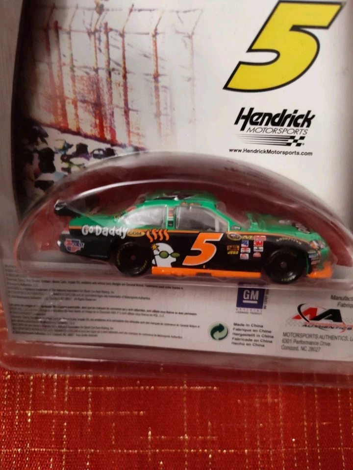 🔥Winners Circle Mark Martin No5 Go Daddy NASCAR 2010 Chevy Impala 1:64🔥 - Изображение 3 из 4