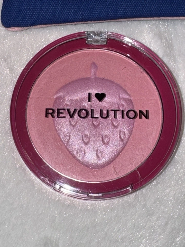 I Heart Revolution STRAWBERRY Blush Blusher Honey Bear Highlighter Moschino Toy - Image 2 of 4