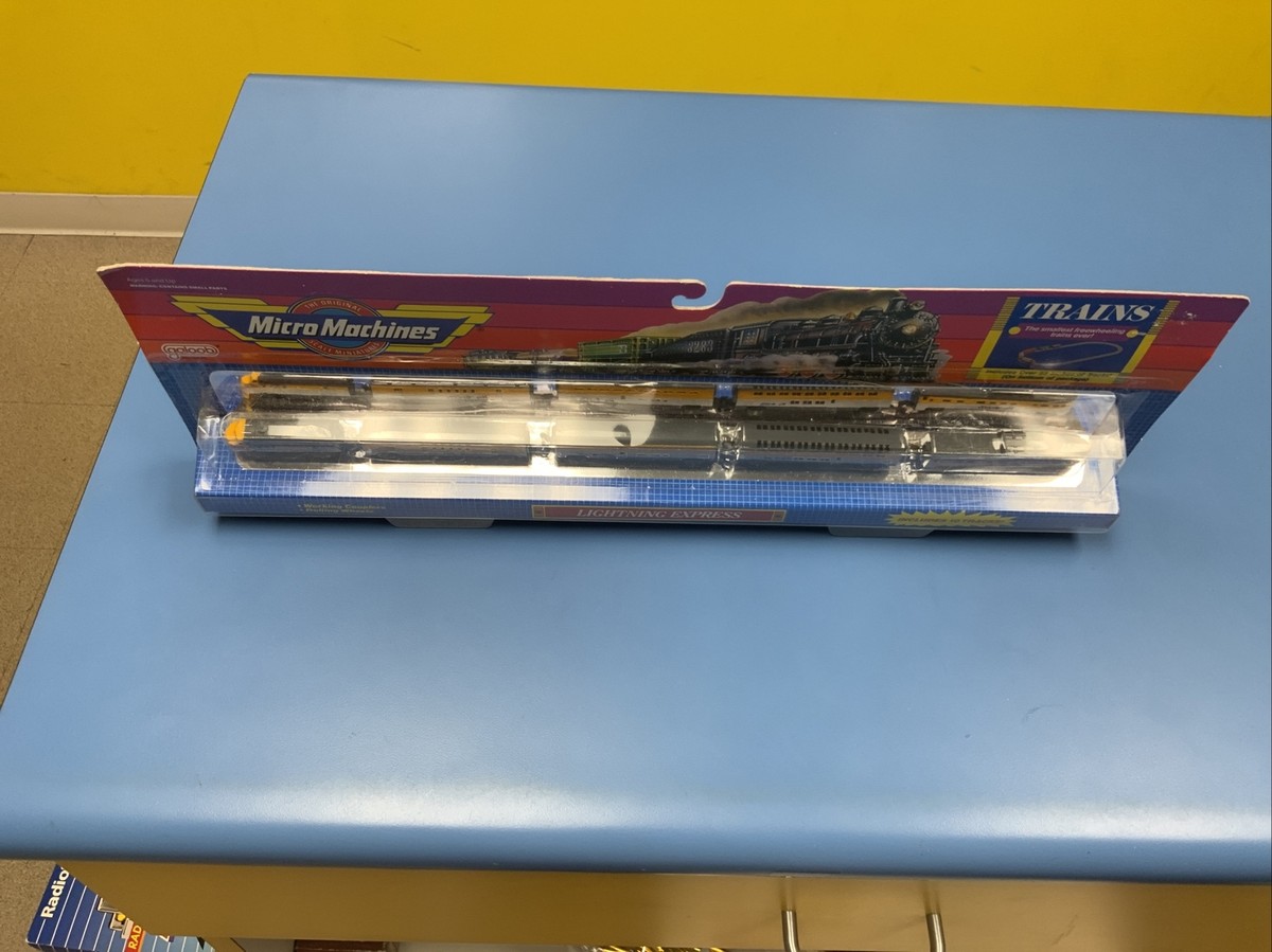 Micro Machines Rio Grande Lightning Express Passenger Train w