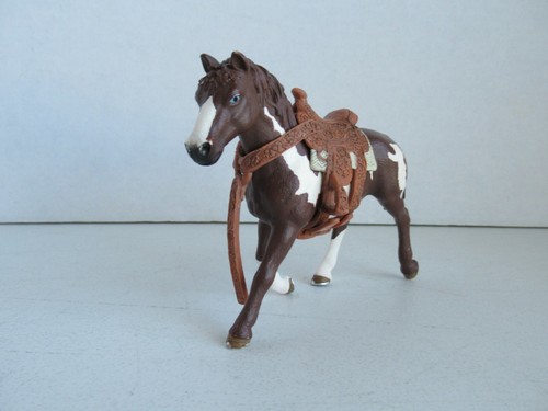 Schleich Western Saddle BREAST STRAP COLLAR and PINTO HORSE