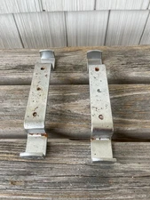 MOUNTING BRACKET FOR THE SQUARE TUBING BULK VENDING RACK