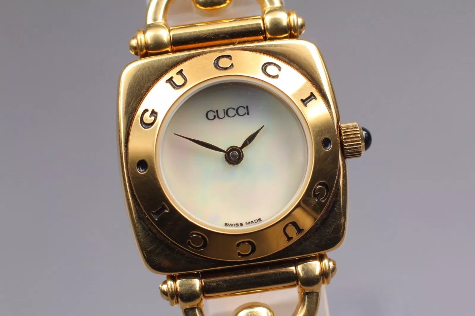 Montre Gucci 6400L Horsebit cadran blanc coque Qz neuve pile du JAPON