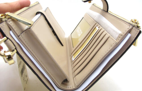 NUEVO Auténtico. MICHAEL KORS JET SET Doble Cremallera Brillante Dorado Pálido Teléfono Billetera Muñequera - Imagen 4 de 6