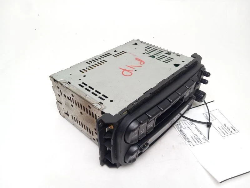 RECEPTOR DE RADIO AM FM compatible con Chrysler Town Country 2003 OEM 05064300AD Foto 2 de 4