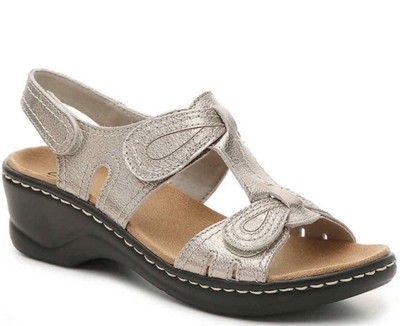clarks lexi walnut q
