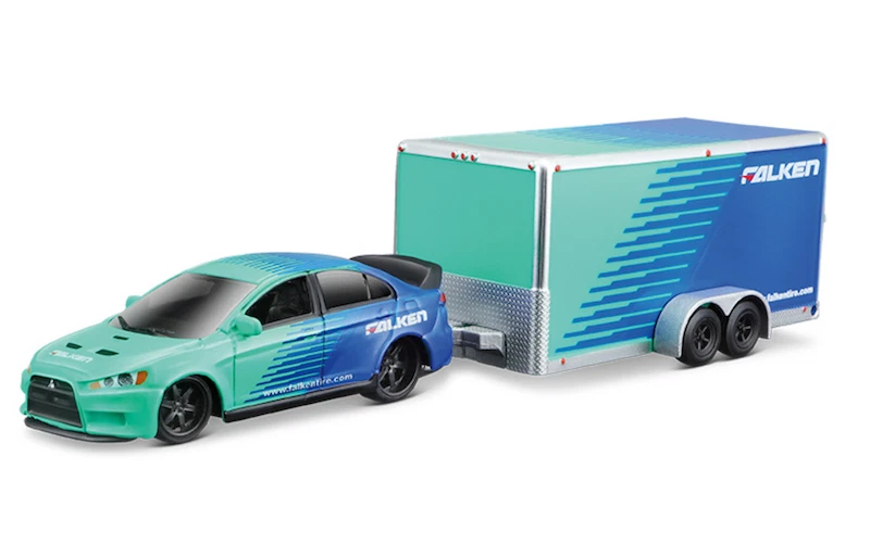 Mitsubishi Lancer Evo y remolque, escala 1:64 de Maisto Foto 3 de 4