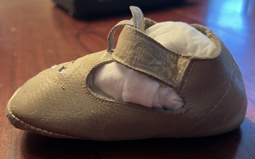 Vintage Baby Button Up Shoes. Leather. 4.25" Long, 1.75" Wide at Ball of Foot. - Picture 13 of 13