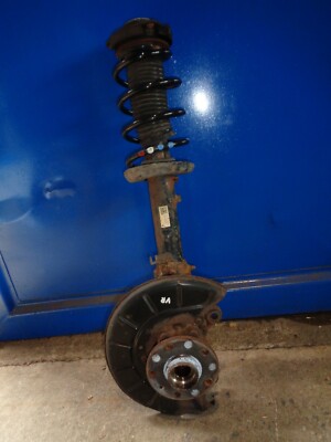 VW Scirocco 137 1.4 TSI Federbein Achsschenkel vorne rechts VW 1T0413031HM