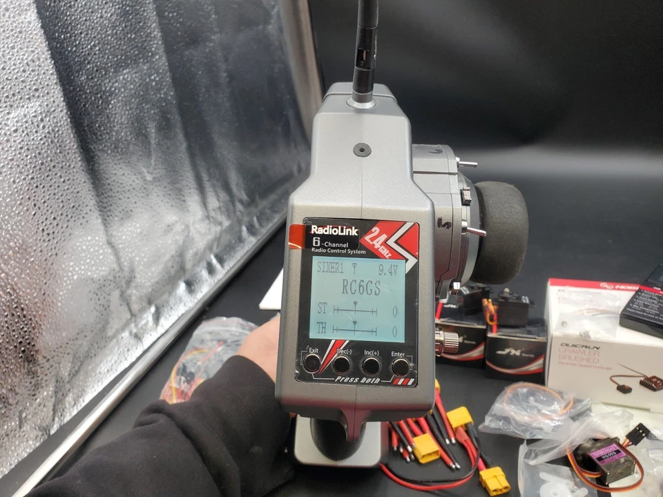 Transmisor RC Radiolink RC6GS V2 6 canales con 5 servos, controlador de velocidad y más Foto 3 de 4