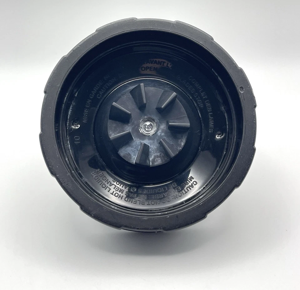 Ninja Nutri 24 盎司和 18 盎司搅拌杯、啜饮盖和刀片组件 — 第 4/4 张图片