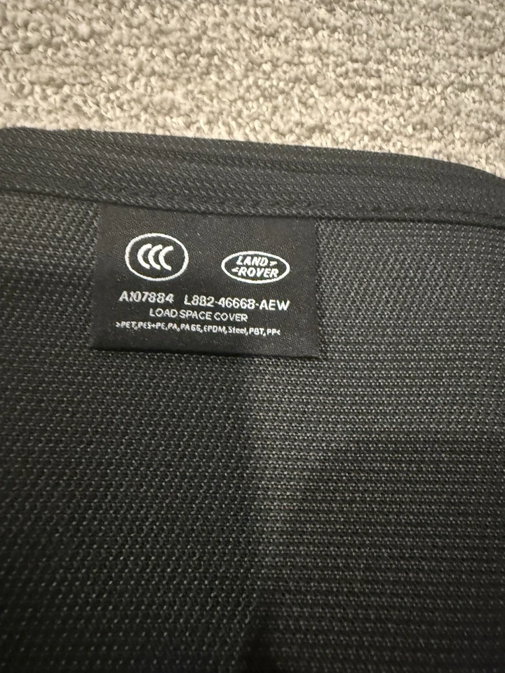 Nueva cubierta de espacio de carga Land Rover Defender 110 - A07884 L8B2-46668-AEW Foto 2 de 3