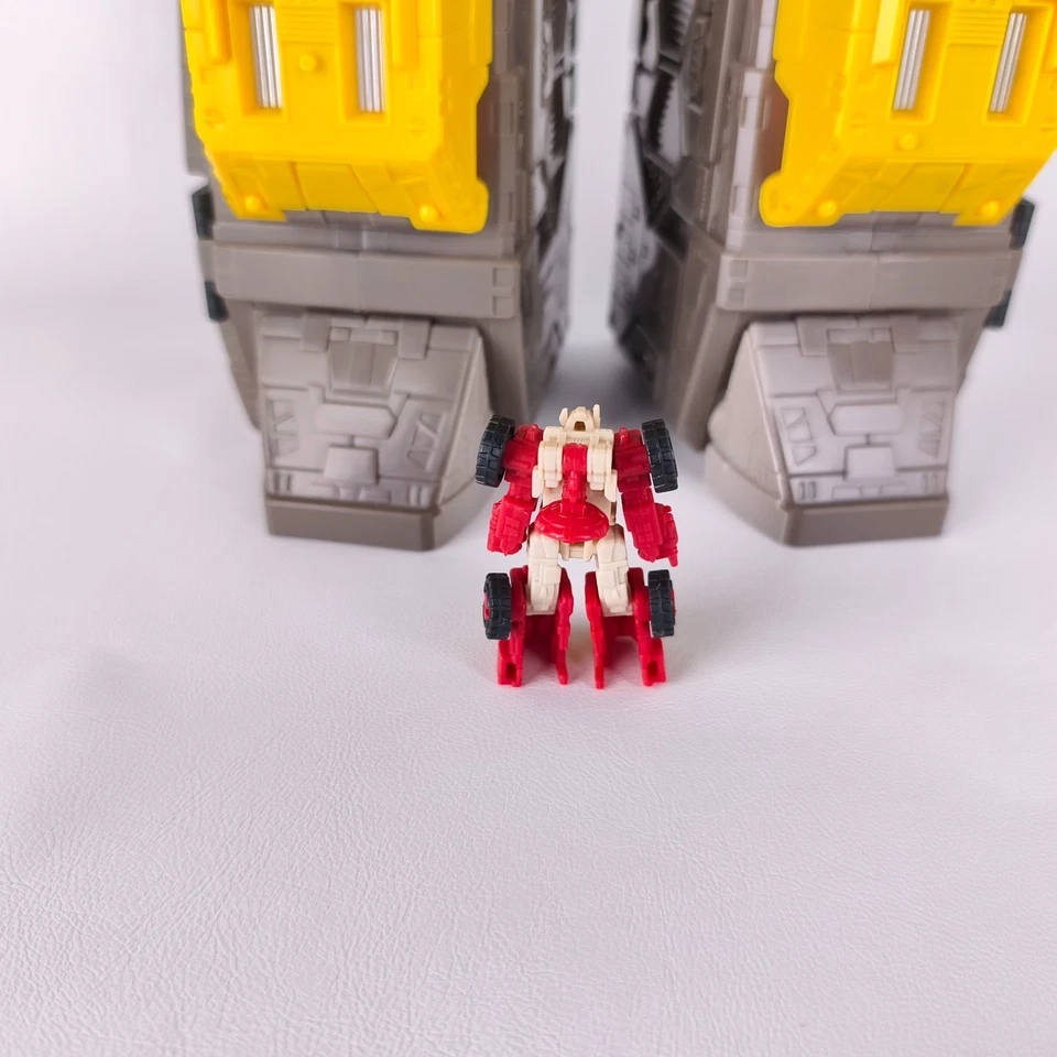 Transformers Omega Supreme & Countdown Siege Titan Class - No Blast Effects - Image 3 of 4