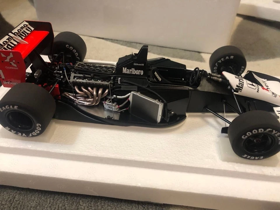 AutoArt 1/18 McLaren MP4/6 Japan GP A. Senna - Image 3 of 4