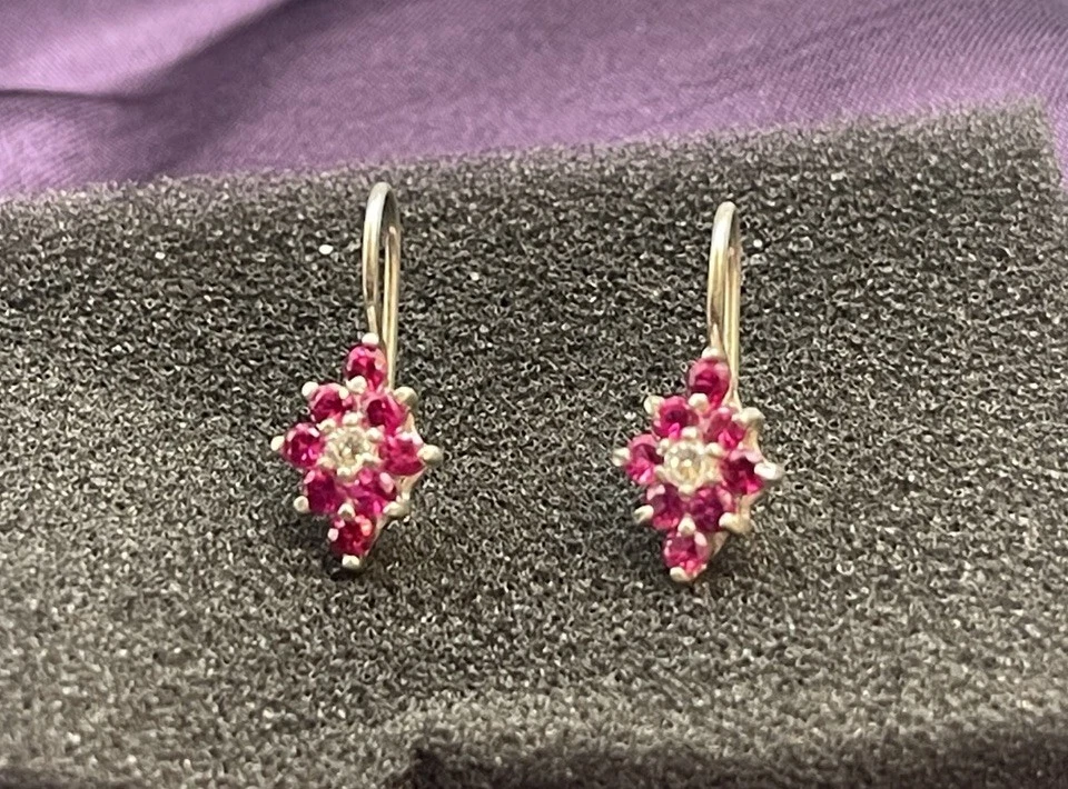 全新带盒 AVON 纯银实验室制作红宝石精致吊坠穿孔耳环 全新 — 第 3/4 张图片