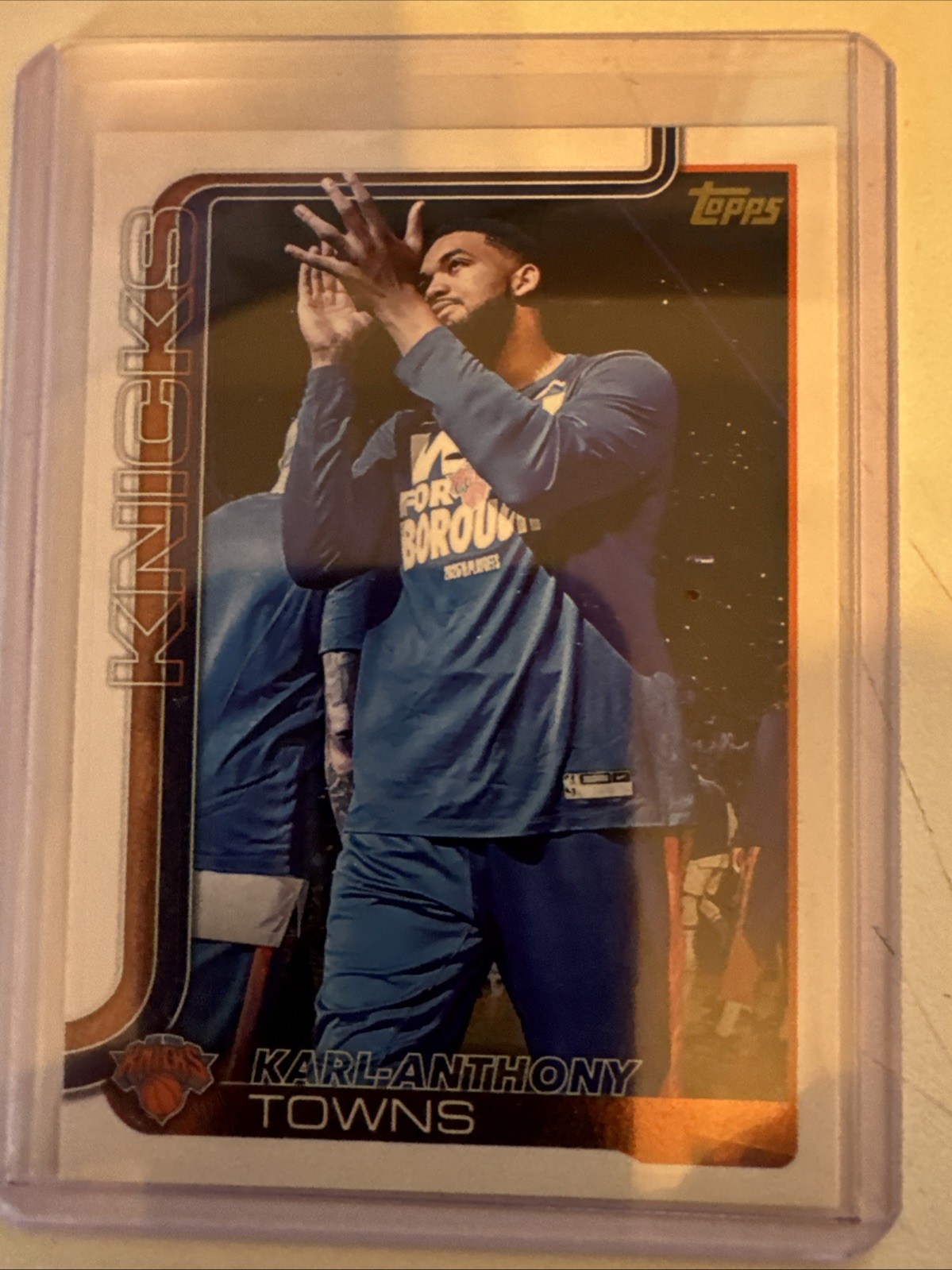 2025-26 Topps Flagship NBA Karl-Anthony Towns #19 Golden Mirror Image Variation
