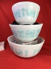 PYREX 3 PIECE BUTTERPRINT AMISH 401 402 403 NESTING BOWL SET Good Condition