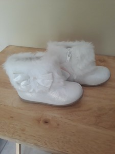 gymboree white fur boots
